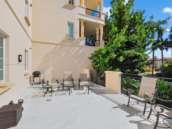 19217 Fisher Island Dr 19217, Miami Beach FL 33109