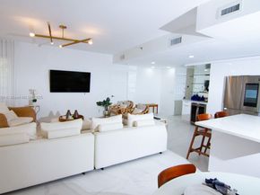 19217 Fisher Island Dr 19217, Miami Beach FL 33109