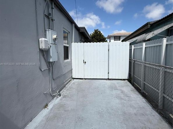 Undisclosed Address #A11973220, Miami FL 33134