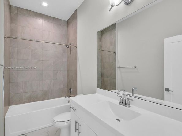 4924 Whispering Way, Dania Beach FL 33312