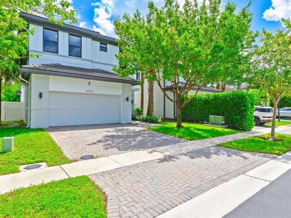 4924 Whispering Way, Dania Beach FL 33312