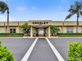 2921 W Crosley Dr W E, West Palm Beach FL 33415