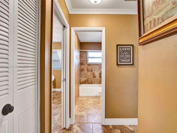 2921 W Crosley Dr W E, West Palm Beach FL 33415