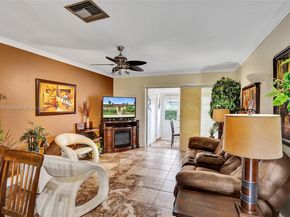 2921 W Crosley Dr W E, West Palm Beach FL 33415