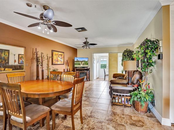 2921 W Crosley Dr W E, West Palm Beach FL 33415