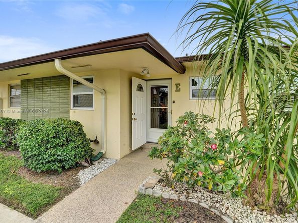 2921 W Crosley Dr W E, West Palm Beach FL 33415