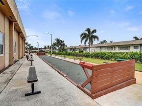 2921 W Crosley Dr W E, West Palm Beach FL 33415