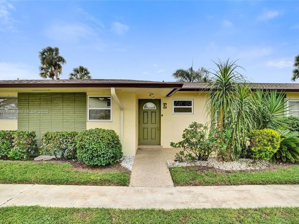 2921 W Crosley Dr W E, West Palm Beach FL 33415