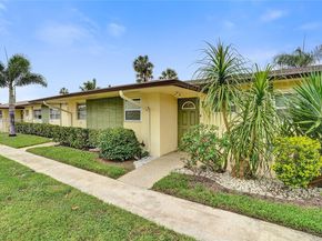 2921 W Crosley Dr W E, West Palm Beach FL 33415