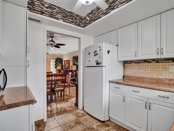 2921 W Crosley Dr W E, West Palm Beach FL 33415