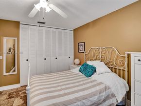 2921 W Crosley Dr W E, West Palm Beach FL 33415
