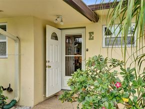 2921 W Crosley Dr W E, West Palm Beach FL 33415