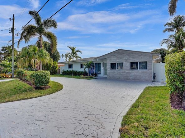 2560 SE 9th St, Pompano Beach FL 33062