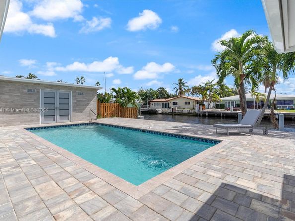 2560 SE 9th St, Pompano Beach FL 33062