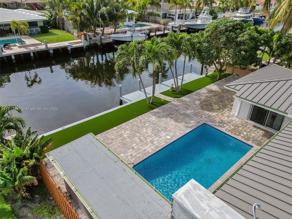2560 SE 9th St, Pompano Beach FL 33062