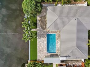 2560 SE 9th St, Pompano Beach FL 33062