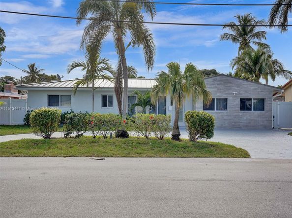 2560 SE 9th St, Pompano Beach FL 33062