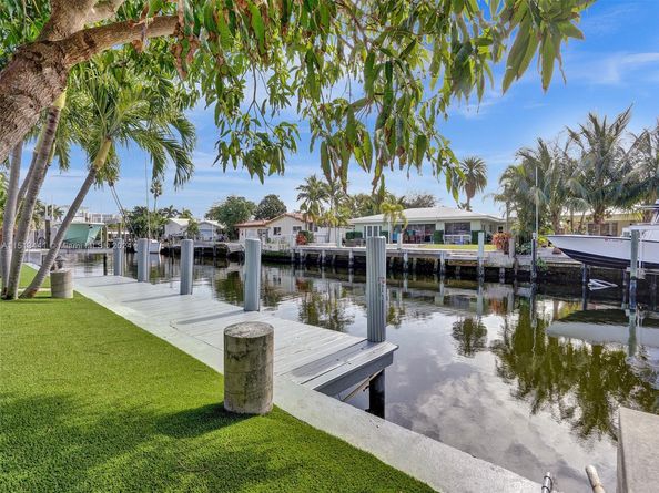 2560 SE 9th St, Pompano Beach FL 33062