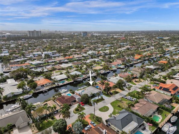 2560 SE 9th St, Pompano Beach FL 33062