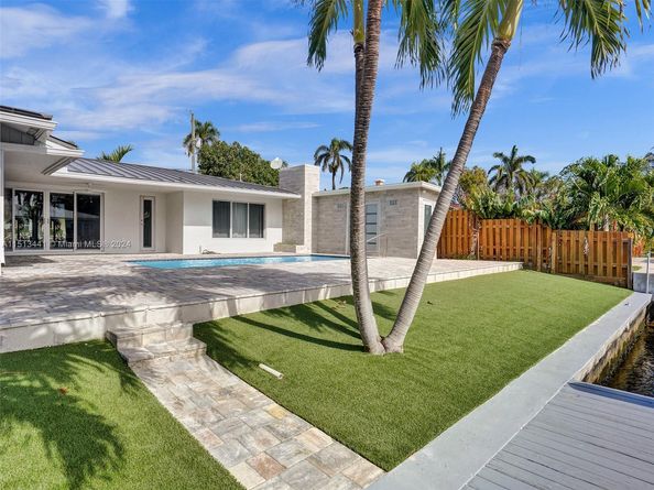 2560 SE 9th St, Pompano Beach FL 33062