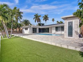 2560 SE 9th St, Pompano Beach FL 33062