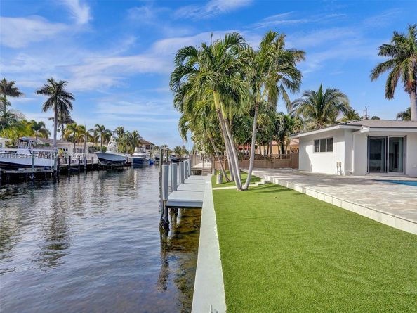 2560 SE 9th St, Pompano Beach FL 33062