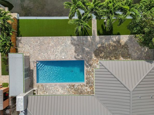 2560 SE 9th St, Pompano Beach FL 33062