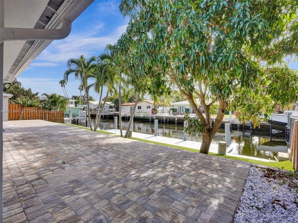 2560 SE 9th St, Pompano Beach FL 33062