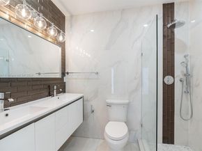 2560 SE 9th St, Pompano Beach FL 33062