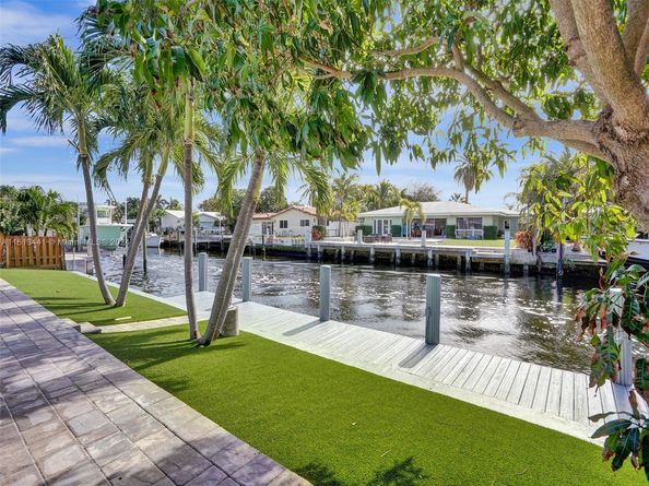 2560 SE 9th St, Pompano Beach FL 33062