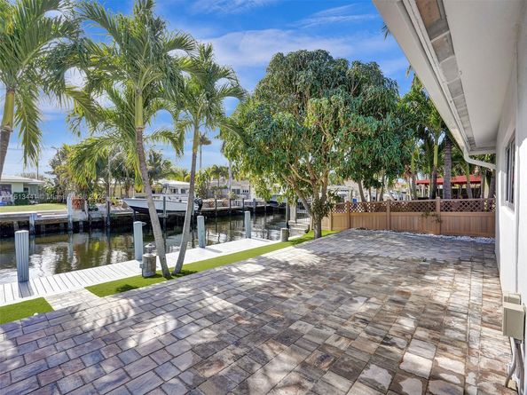 2560 SE 9th St, Pompano Beach FL 33062