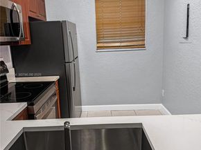 10313 NW 8th St 205, Pembroke Pines FL 33026