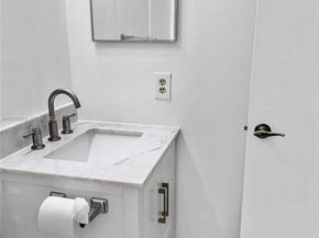 10313 NW 8th St 205, Pembroke Pines FL 33026