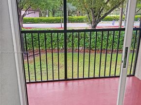 10313 NW 8th St 205, Pembroke Pines FL 33026