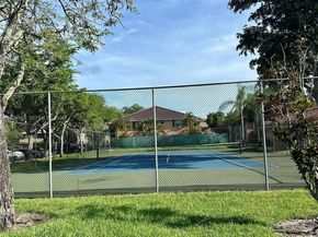 10313 NW 8th St 205, Pembroke Pines FL 33026