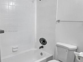 10313 NW 8th St 205, Pembroke Pines FL 33026