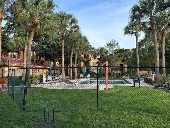 10725 Cleary Blvd 110, Plantation FL 33324