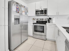 656 NW 203rd Ter, Miami Gardens FL 33169