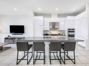 8120 NW 43rd St, Doral FL 33166