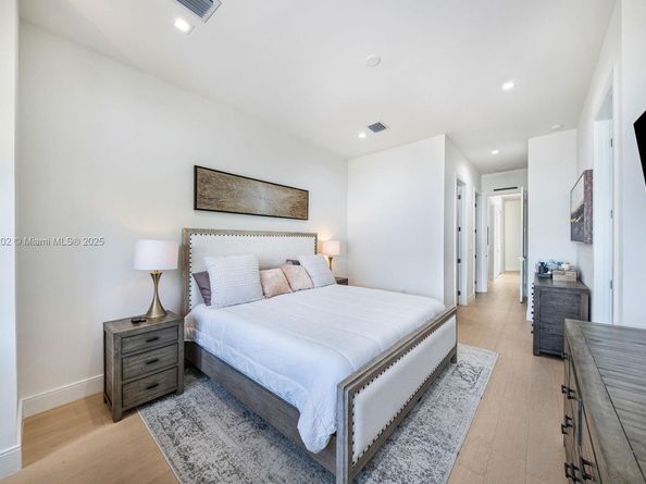 8120 NW 43rd St, Doral FL 33166