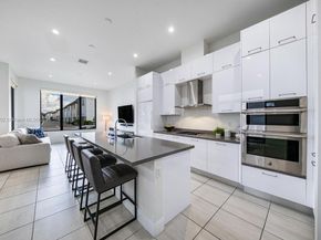 8120 NW 43rd St, Doral FL 33166