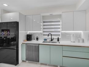 1045 Hollywood Blvd, Hollywood FL 33019