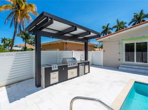 1045 Hollywood Blvd, Hollywood FL 33019