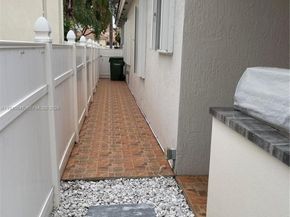 3725 NE 11th St, Homestead FL 33033