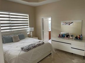 3725 NE 11th St, Homestead FL 33033