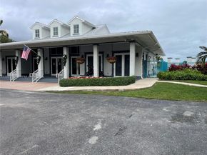 3725 NE 11th St, Homestead FL 33033