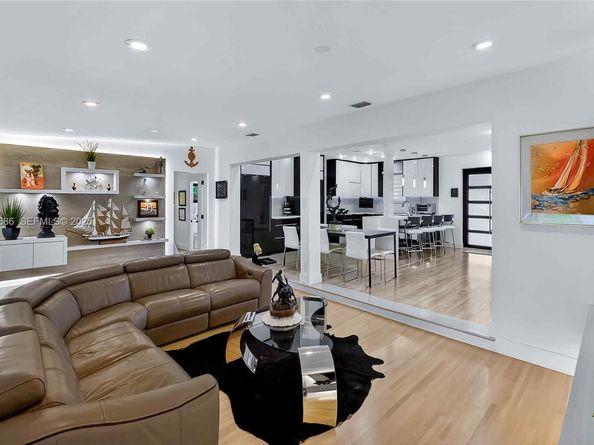 7724 Hawthorne Ave, Miami Beach FL 33141