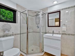 7724 Hawthorne Ave, Miami Beach FL 33141