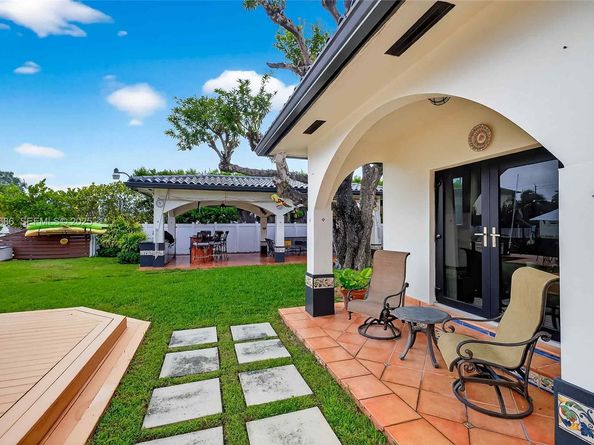 7724 Hawthorne Ave, Miami Beach FL 33141