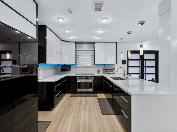 7724 Hawthorne Ave, Miami Beach FL 33141